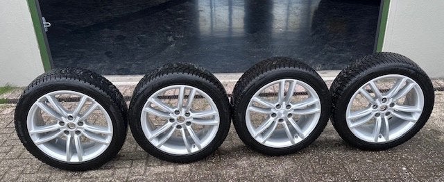 Tesla winterbanden met velg, Banden en Velgen, Winterbanden, Personenwagen, Ophalen