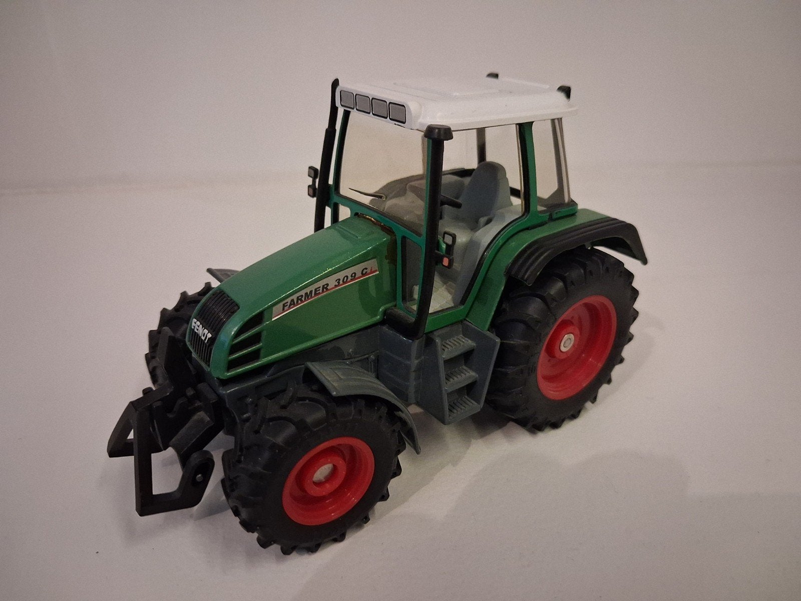 Fendt 309ci siku verbouwd model schaal 1:32, Ophalen of Verzenden, Zo goed als nieuw, Tractor of Landbouw, SIKU