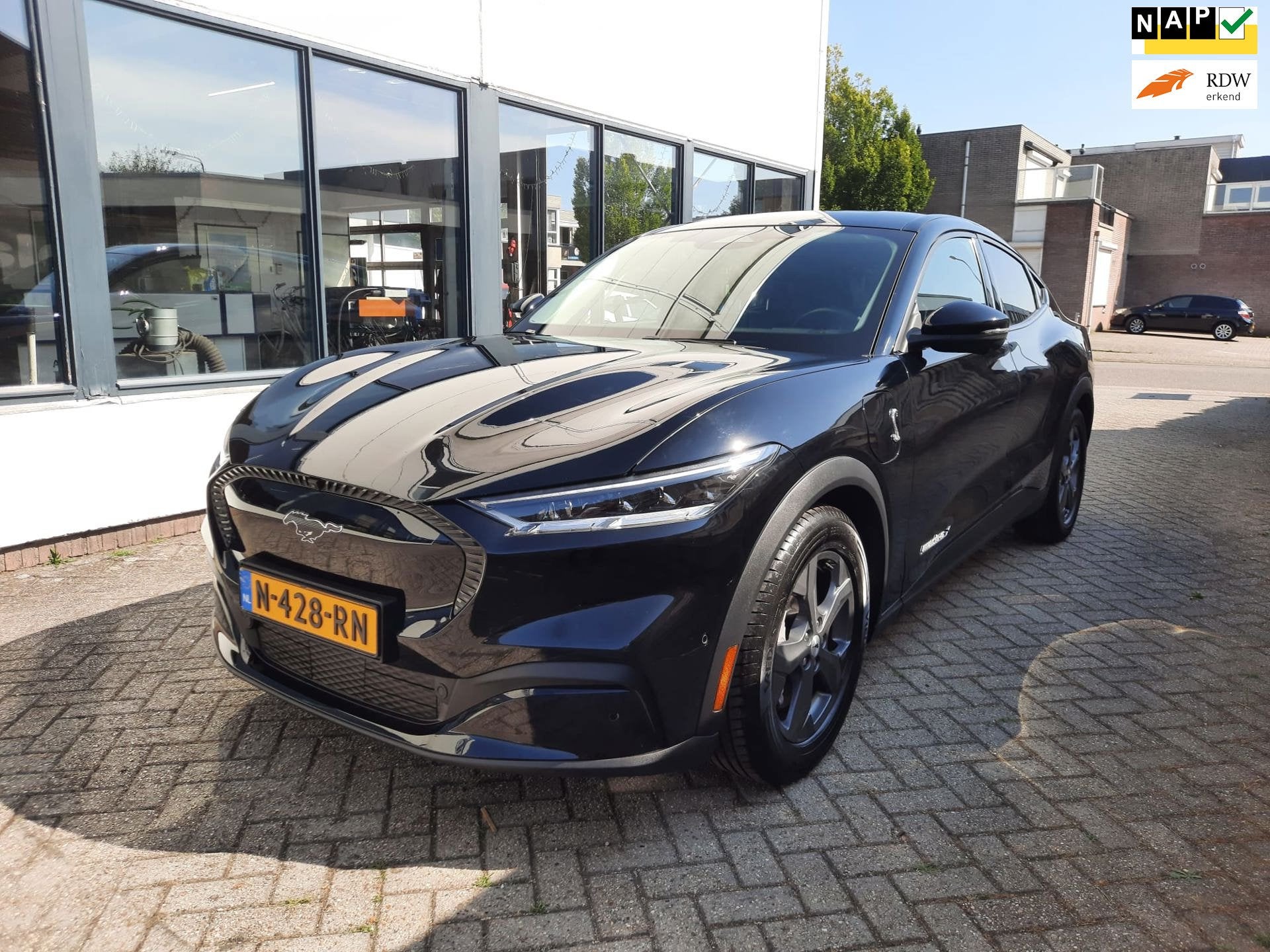 Ford Mustang Mach-E Extended RWD 98 kWh, Auto's, Gebruikt, 750 kg, Zwart, Mustang