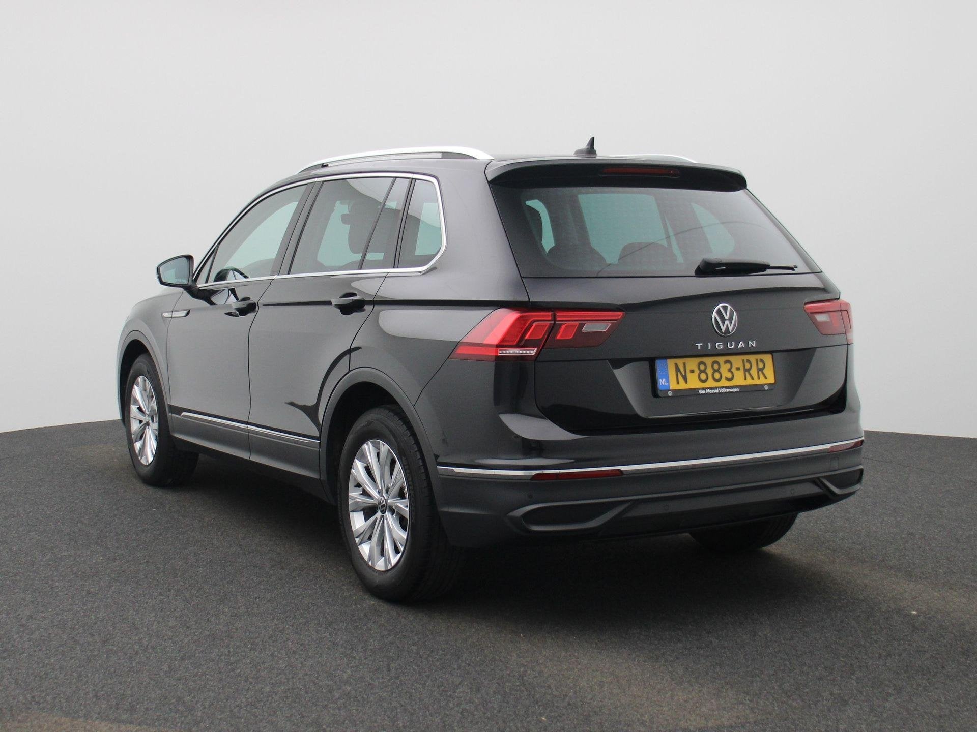 Volkswagen Tiguan 1.5 TSI Life Business 130 PK| Origineel Ne, Auto's, Voorwielaandrijving, Stof, 4 cilinders, Zwart