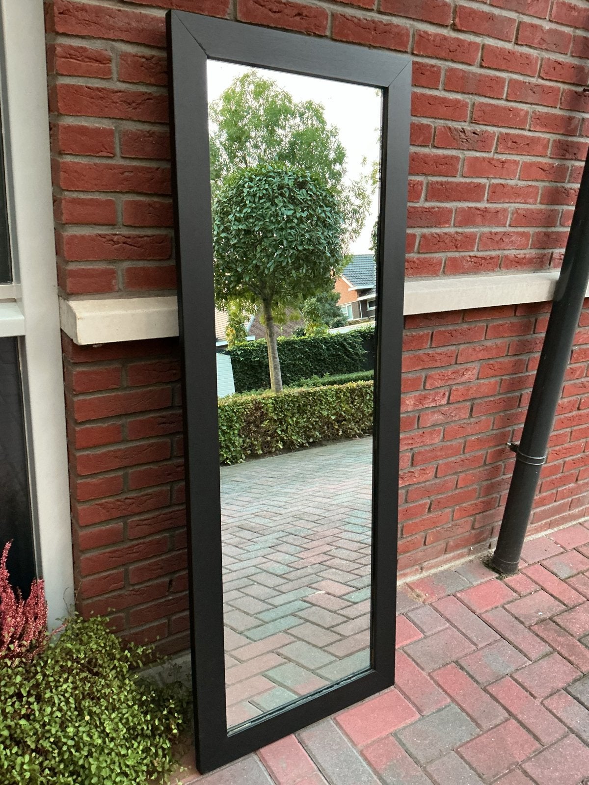 Oude spiegel met zwarte lijst - 45x140 cm, Ophalen, Minder dan 50 cm, Gebruikt, 100 tot 150 cm