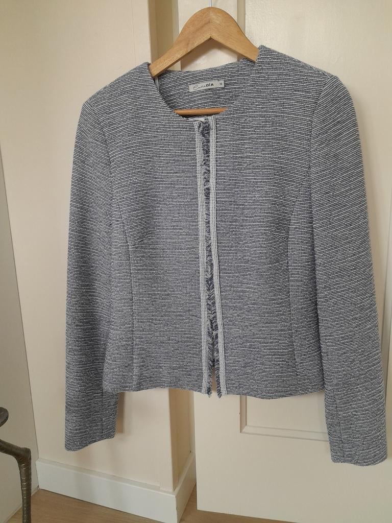 Cadadia kort jasje maat 38, Ophalen of Verzenden, Zo goed als nieuw, Maat 38/40 (M), Blauw