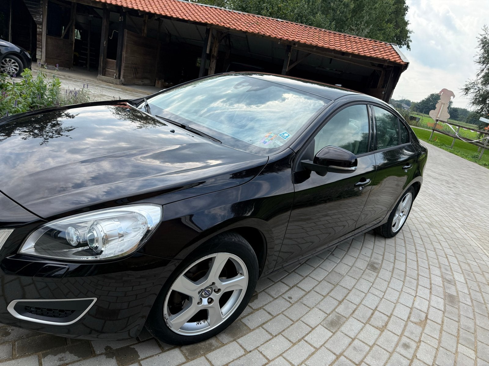 Volvo S60 2.0 2010 Zwart (Automaat, Adeptive cc, Full leder), Auto's, 1984 cc, S60, Origineel Nederlands, Diesel