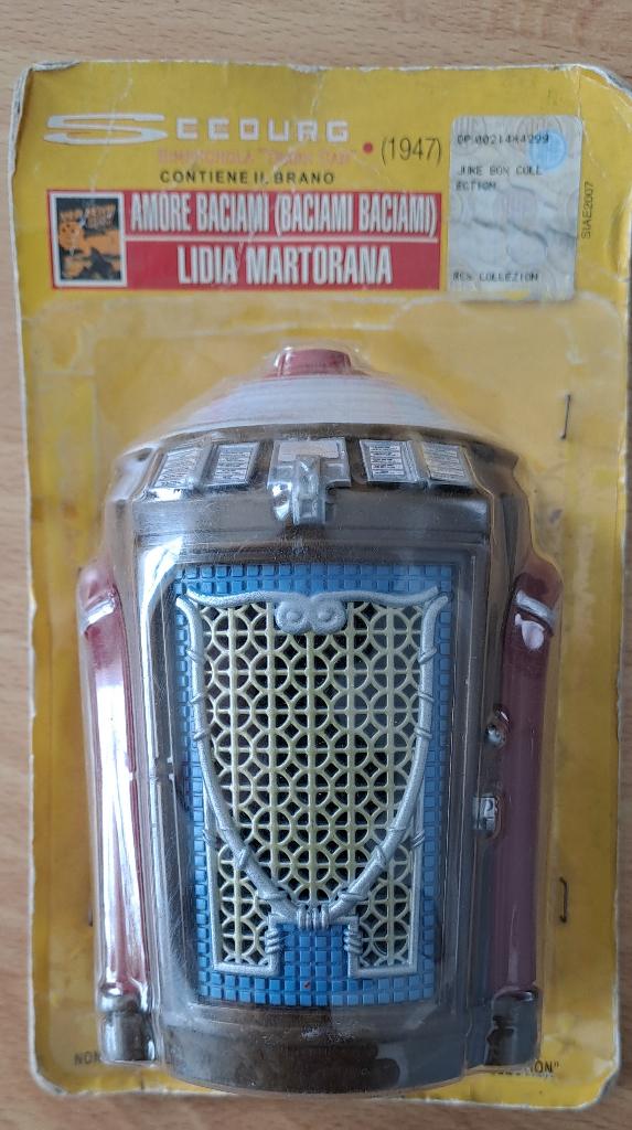 miniatuur seeburg jukebox in originele blister., Verzamelen, Overige merken, Jukeboxje, Ophalen of Verzenden, Zo goed als nieuw