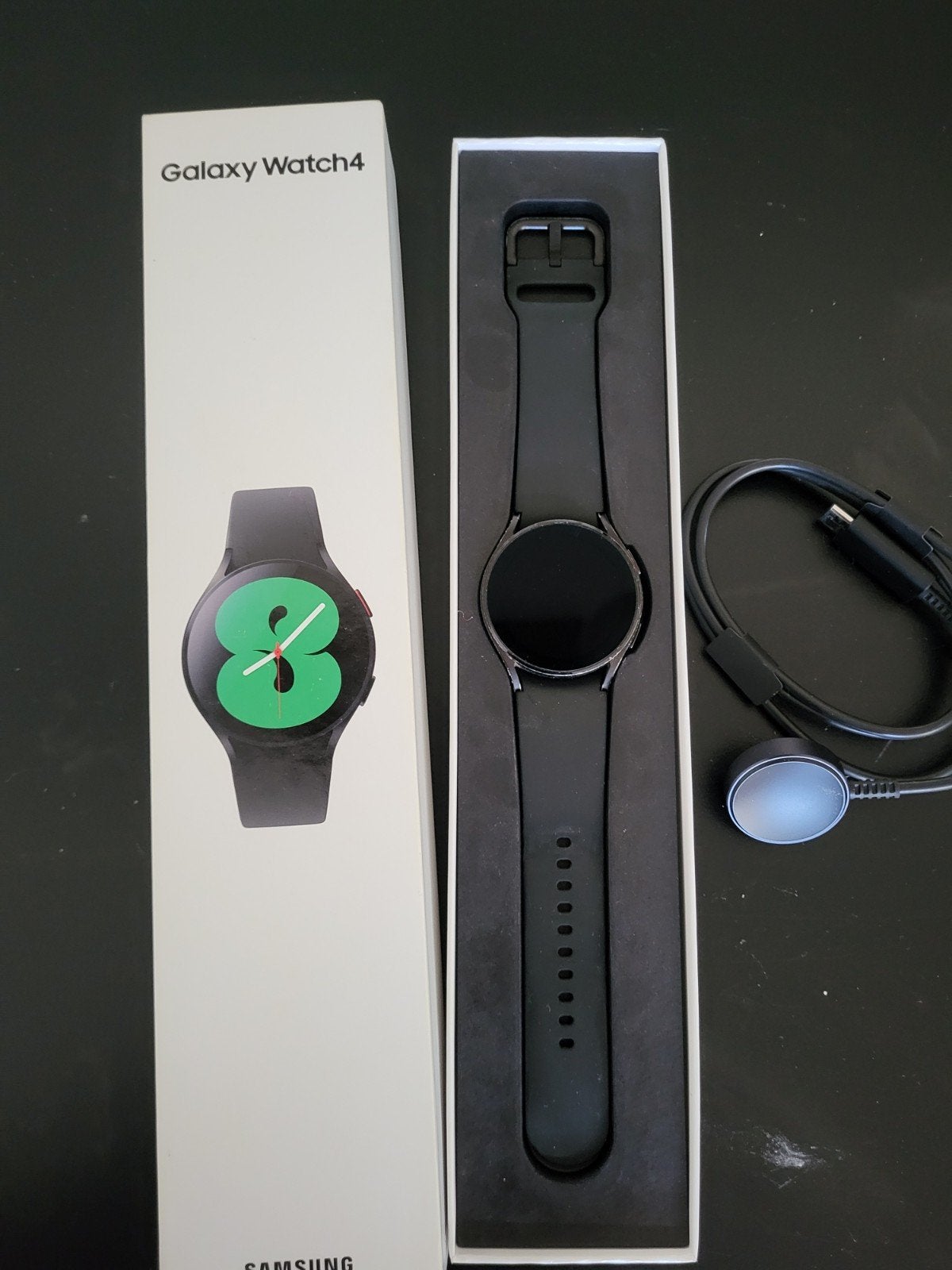 Samsung Galaxy Watch4 Zwart - Zo goed als nieuw