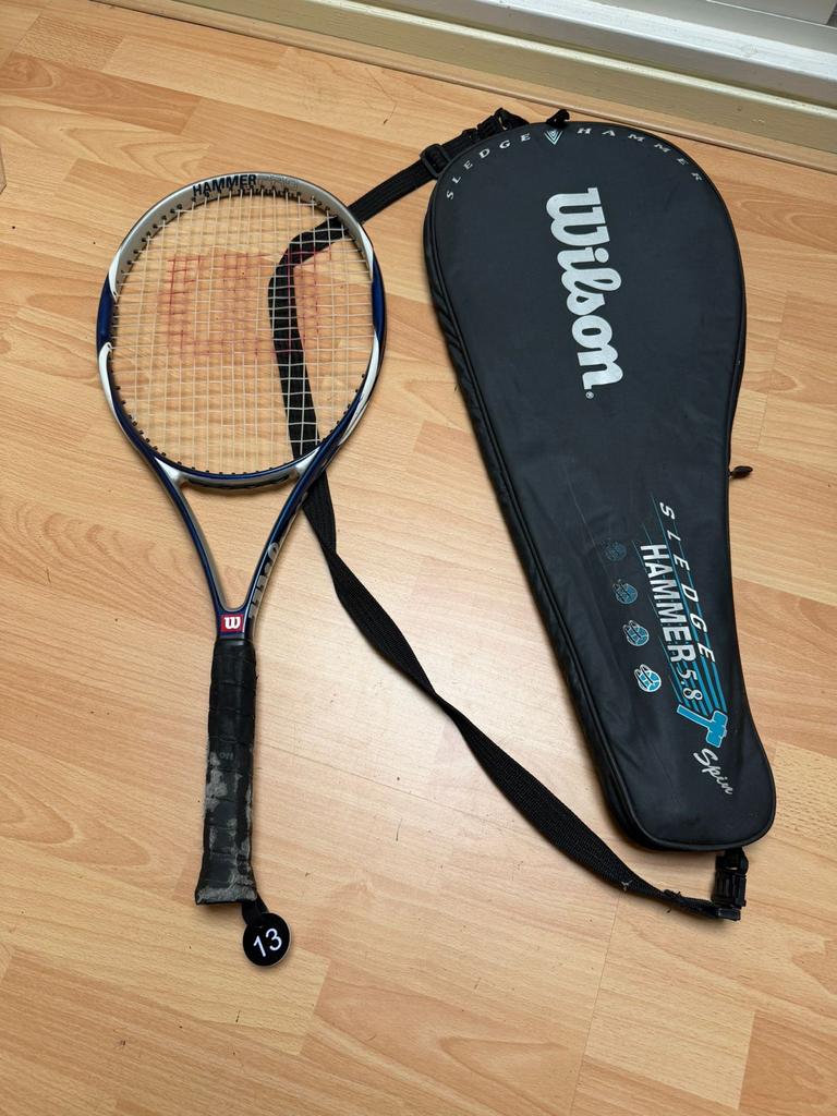 Wilson Tennisracket L2 300 gram met hoes #13, Sport en Fitness, Tennis, Gebruikt, Racket, Wilson, L2, Ophalen of Verzenden