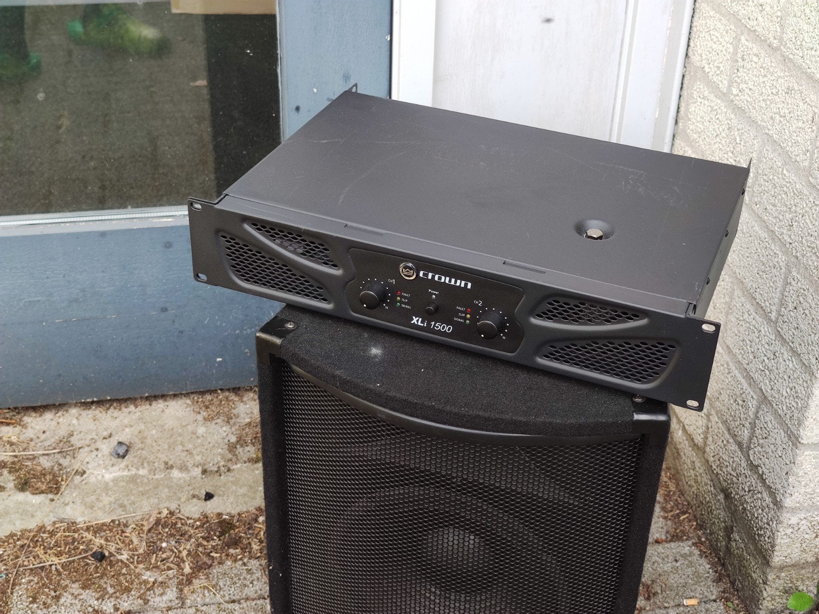 Crown XLi 1500 Professionele Audio Versterker, Gebruikt, 120 watt of meer, Stereo, Ophalen