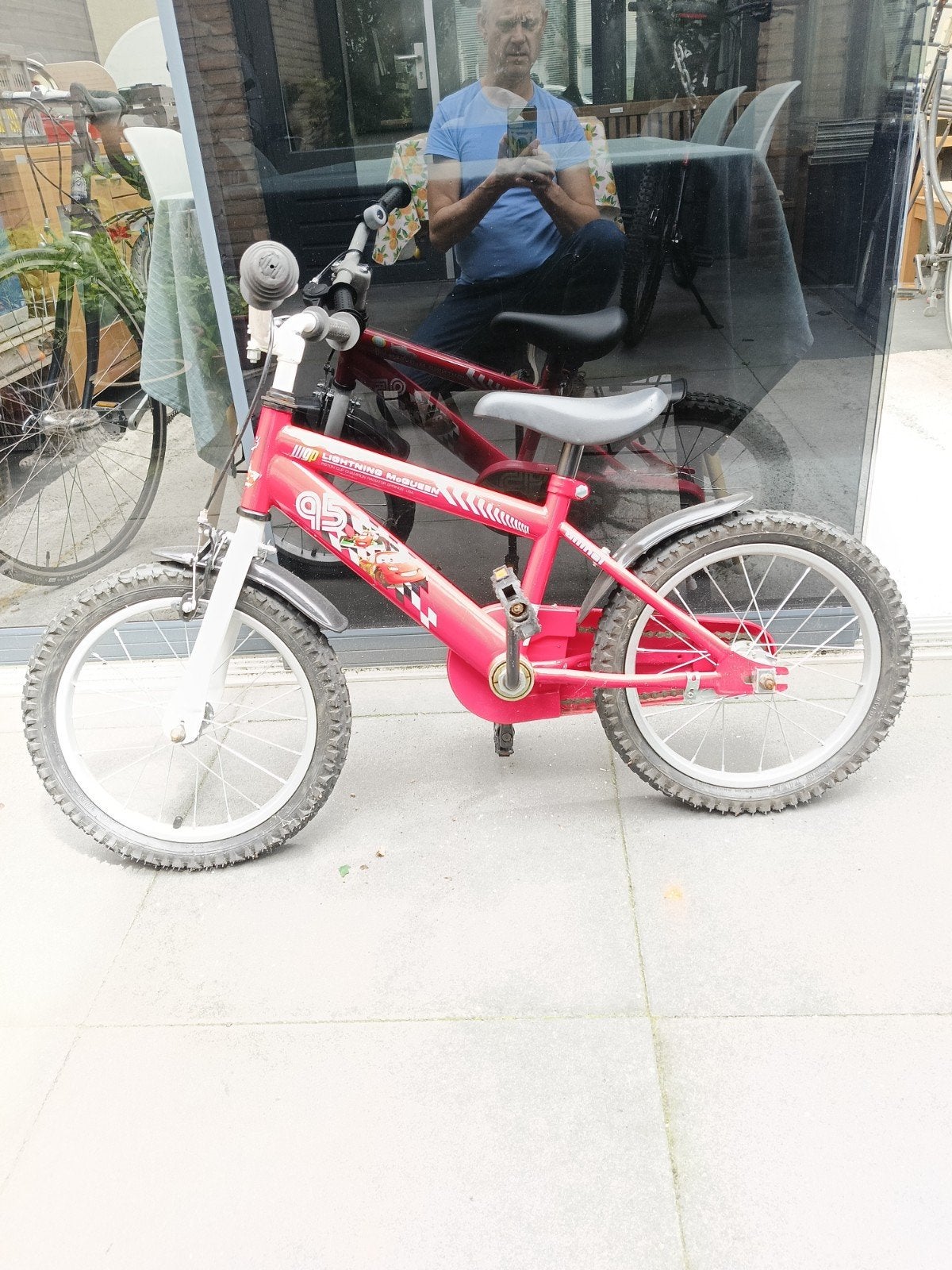 Kinderfiets rood met Cars Lightning McQueen, Fietsen en Brommers, Fietsen | Kinderfietsjes, Ophalen