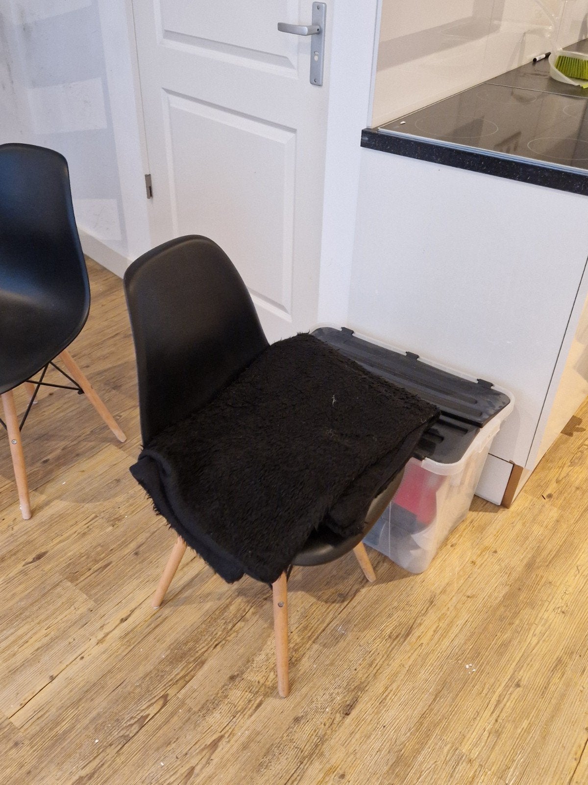 3 kastjes, stoelen, decoratie pannen meer, Ophalen of Verzenden, Gebruikt, Rvs, Pannenset