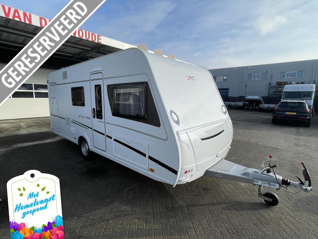LMC Style 490 K BJ 2022 5 Pers Nw staat, Caravans en Kamperen, Dwarsbed, Bedrijf, Koelkast, 5 tot 6 meter