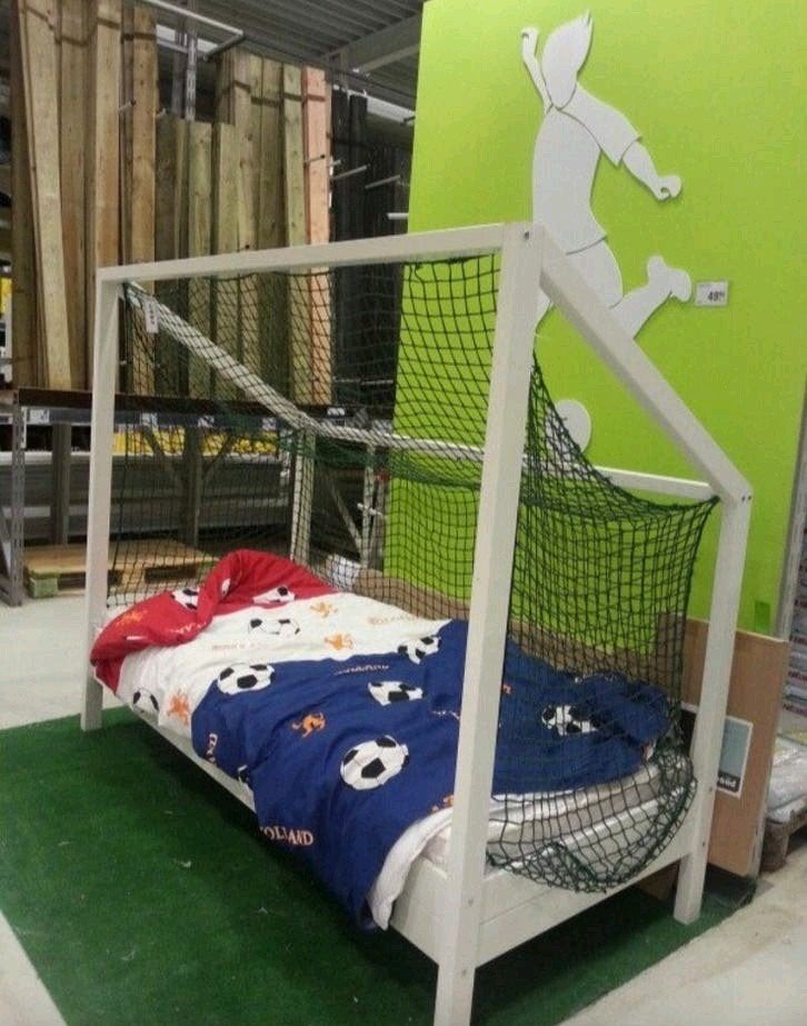Voetbalbed - Eenpersoonsbed met voetbaldoel design, Kinderen en Baby's, Kinderkamer | Bedden, Ophalen, 85 tot 100 cm, Gebruikt