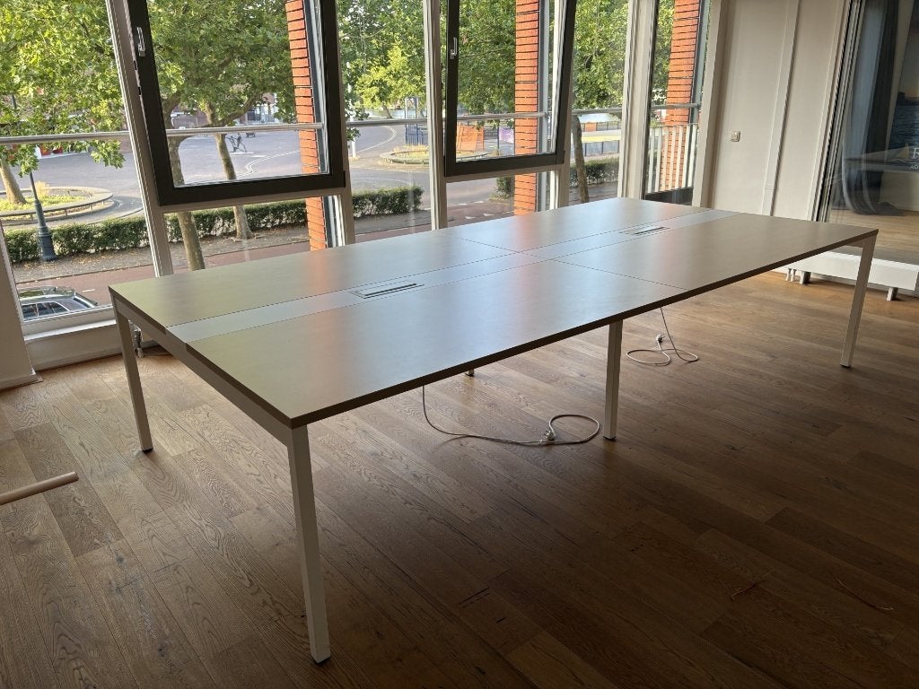 Grote conferentietafel (5m x 3.3m) – met kabeldoorvoer, Receptie of Entree, Ophalen, Tafel
