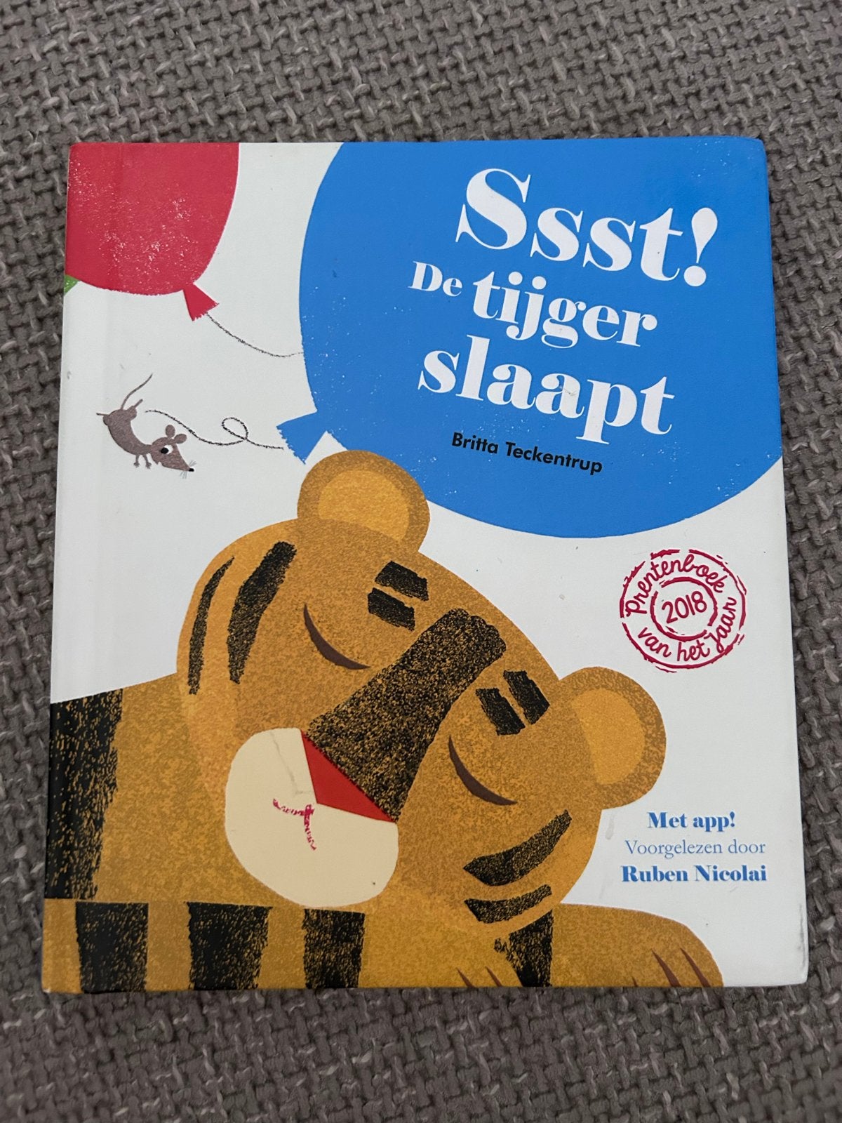 Sssst! De tijger slaapt - Prentenboek van het Jaar 2018, Boeken, Fictie algemeen, Jongen of Meisje, Ophalen of Verzenden, Zo goed als nieuw