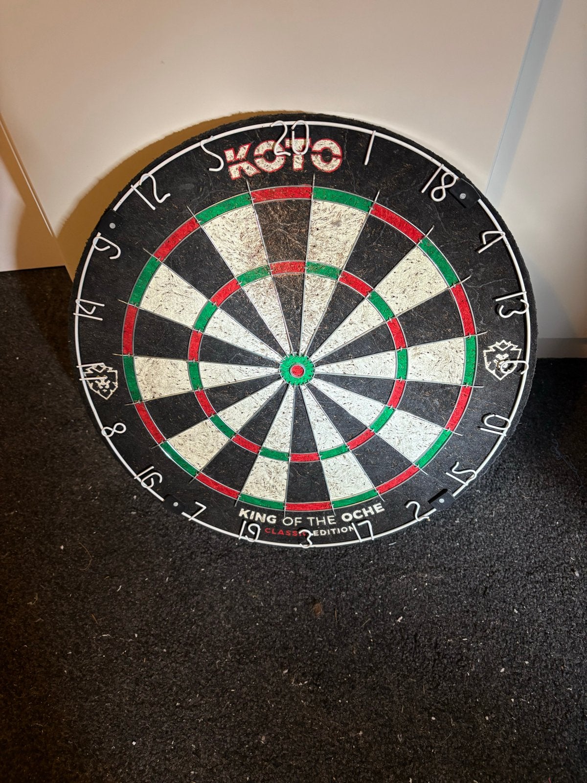 KOTO King of the Oche Classic Edition Dartbord, Ophalen, Gebruikt, Dartbord