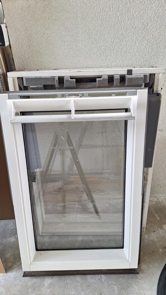 Velux kantelraam, Gebruikt, Raamkozijn, 75 tot 150 cm, Hout