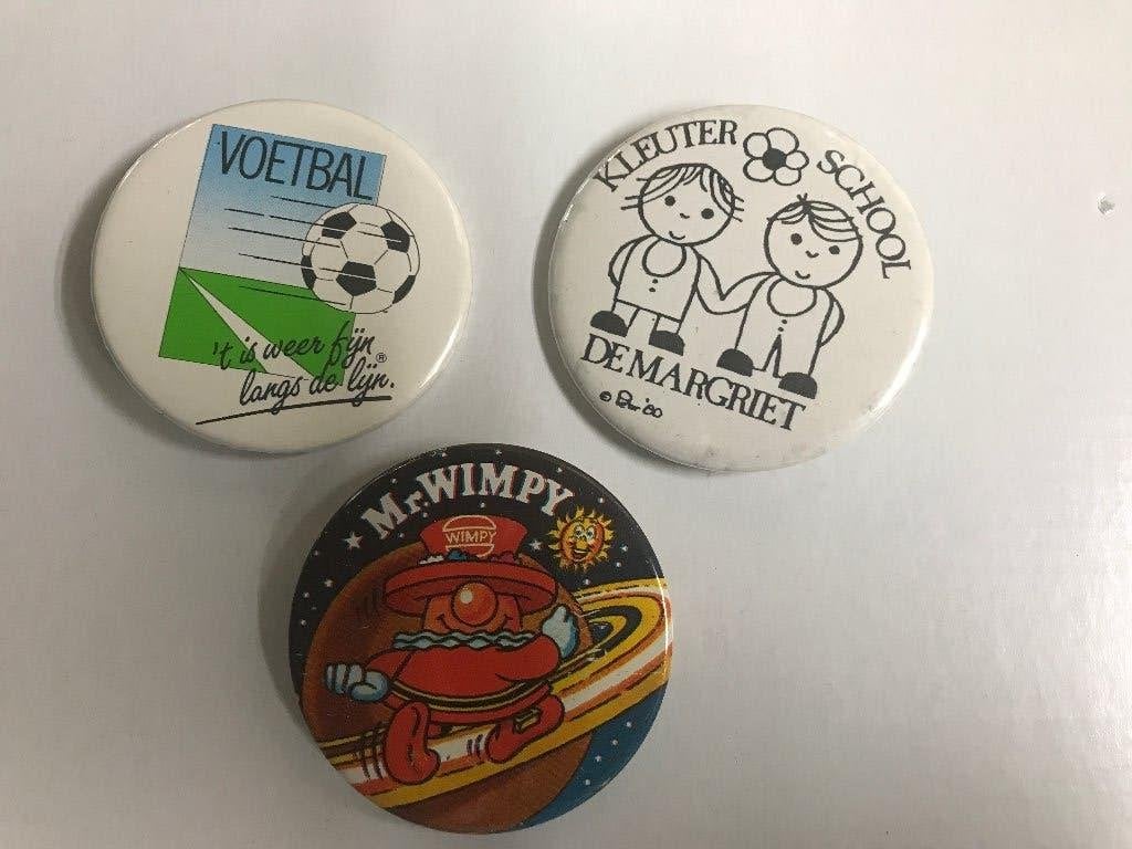 Vintage buttons: Voetbal, Kleuterschool, Mr. Wimpy, Ophalen of Verzenden, Gebruikt, Overige onderwerpen, Button