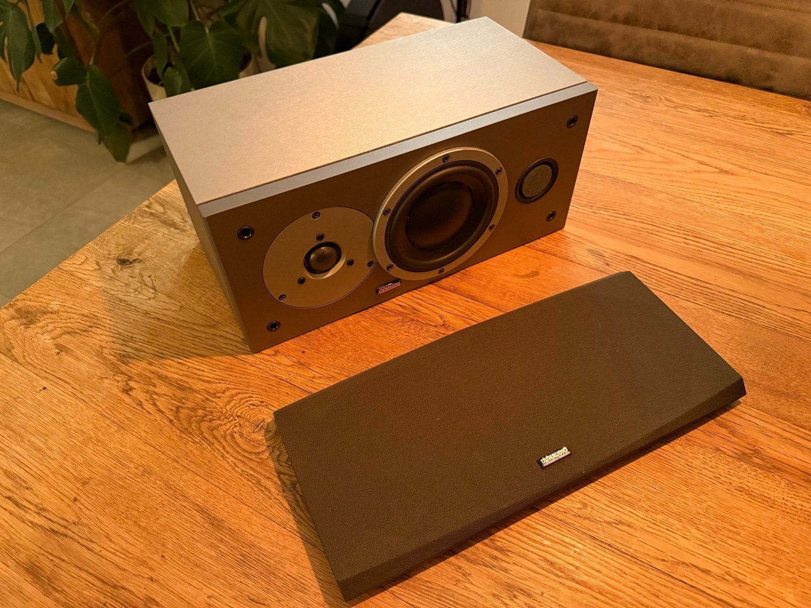 Dynaudio Audience 42C Center Speaker, Audio, Tv en Foto, Luidsprekers, Zo goed als nieuw, 60 tot 120 watt, Geschikt voor surround/home cinema