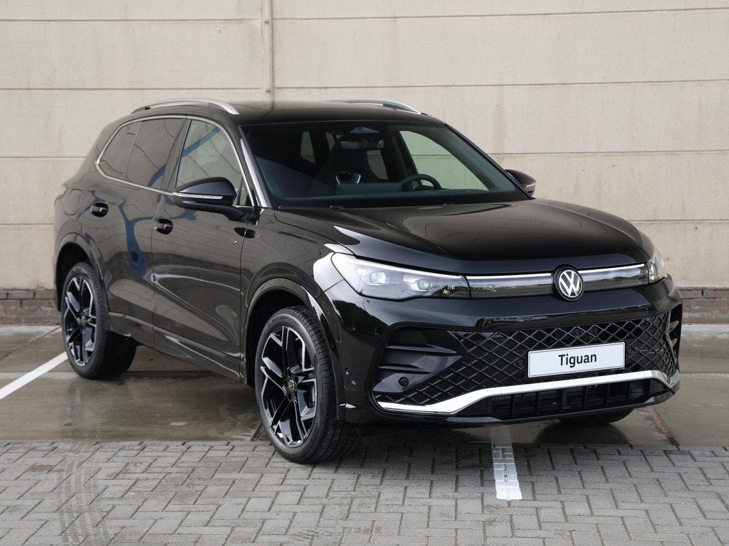 Volkswagen Tiguan R-Line Edition 1.5 eHybrid 204 PK | Naviga, Auto's, Volkswagen, Stof, 1498 cc, 150 min, Zwart
