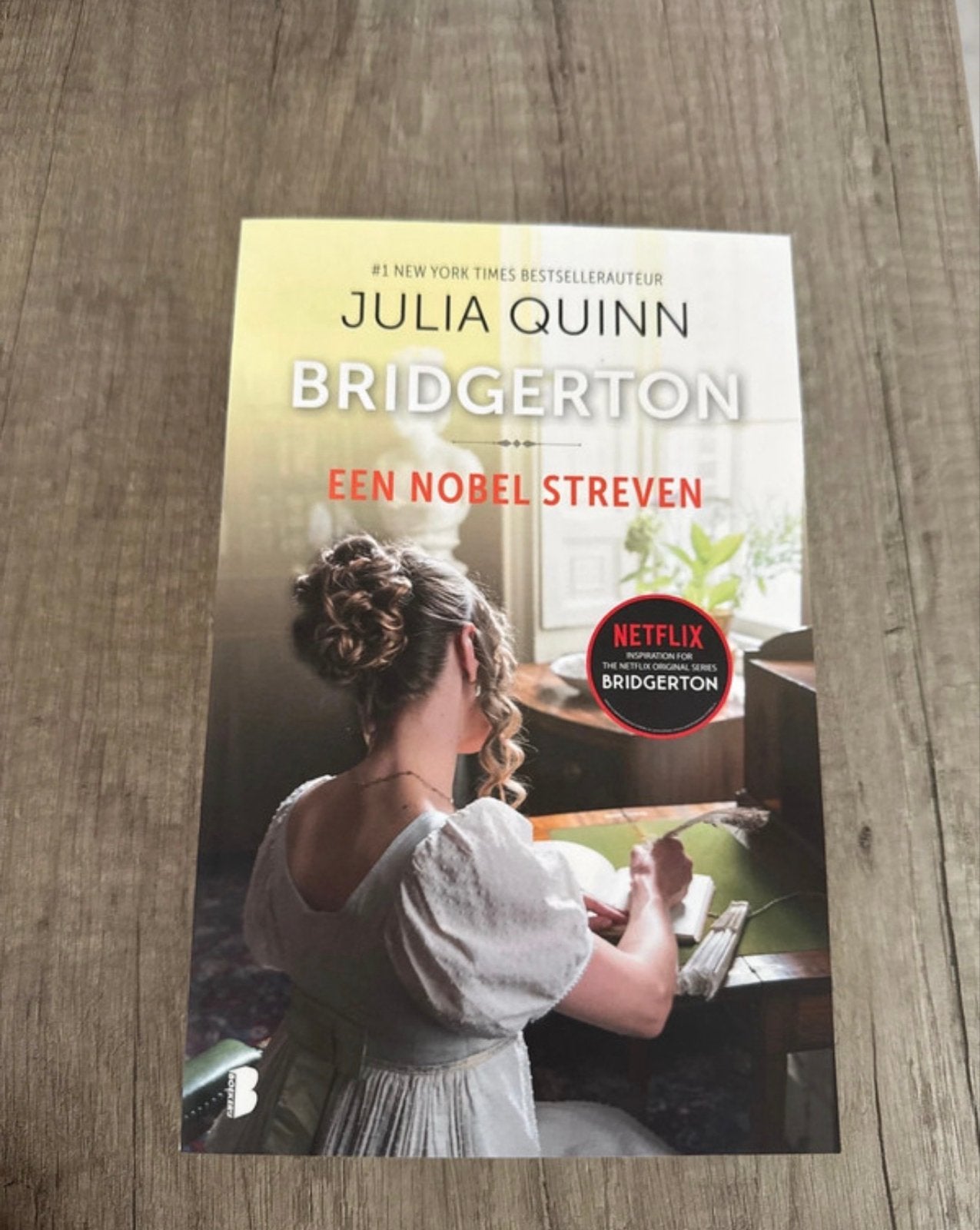 Een Nobel Streven - Julia Quinn (Bridgerton), Ophalen of Verzenden, Gelezen, Nederland