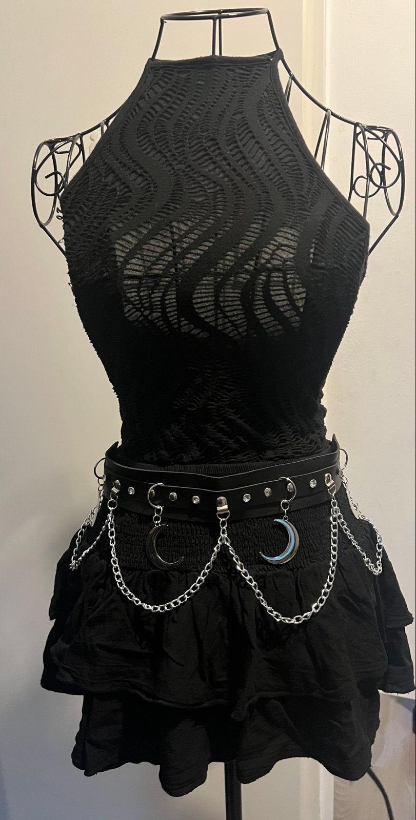 Gothic riem met maanbedels en aluminium kettingen, Kleding | Dames, 3 tot 5 cm, Zwart, Heupriem, Ophalen of Verzenden
