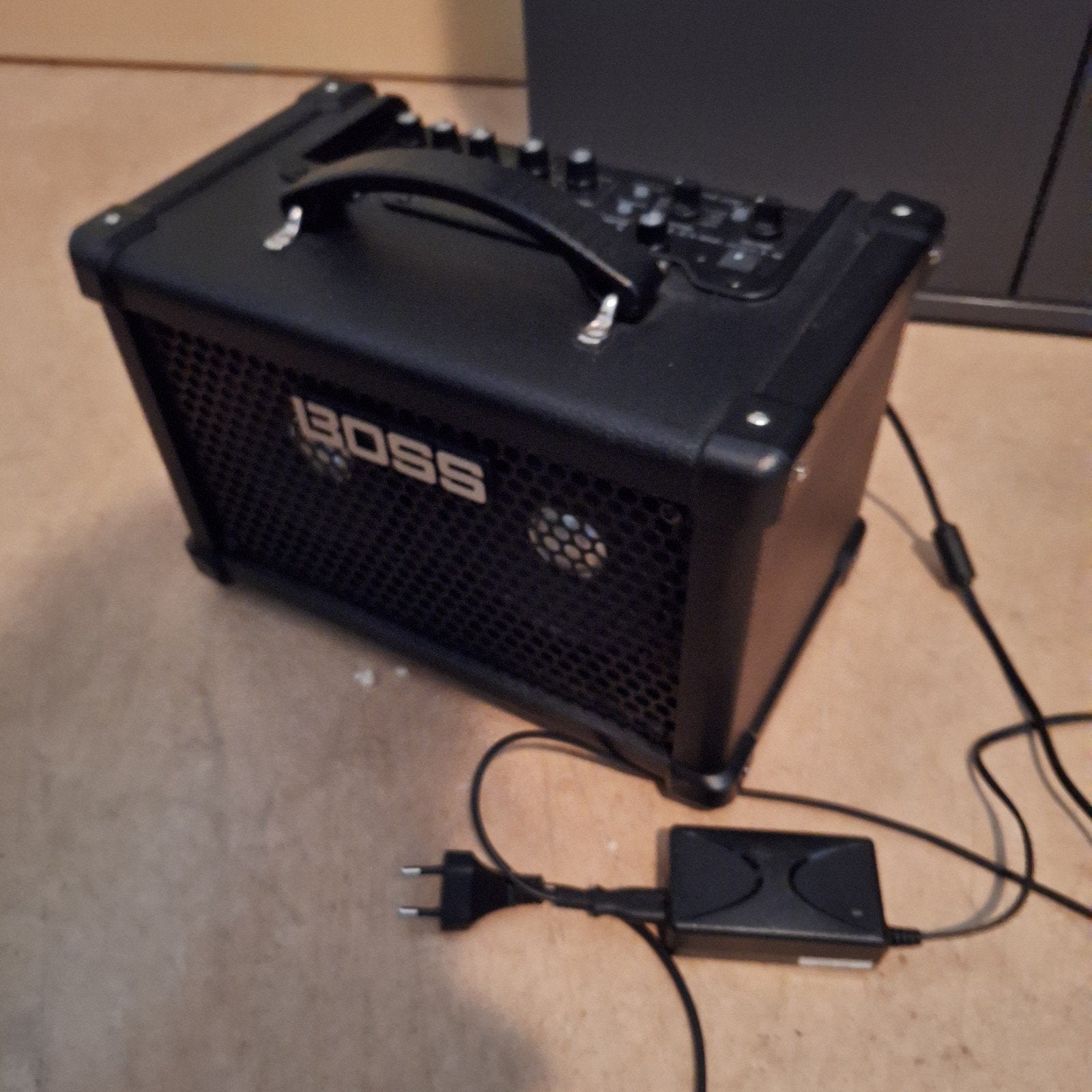 Boss Dual Cube Bass LX Basgitaarversterker, Muziek en Instrumenten, Versterkers | Bas en Gitaar, Ophalen of Verzenden, Zo goed als nieuw