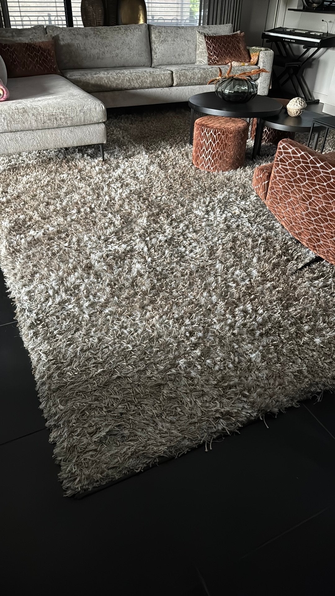 Hoogpolig vloerkleed 415 bij 360 m, Ophalen, Gebruikt, Beige, 200 cm of meer