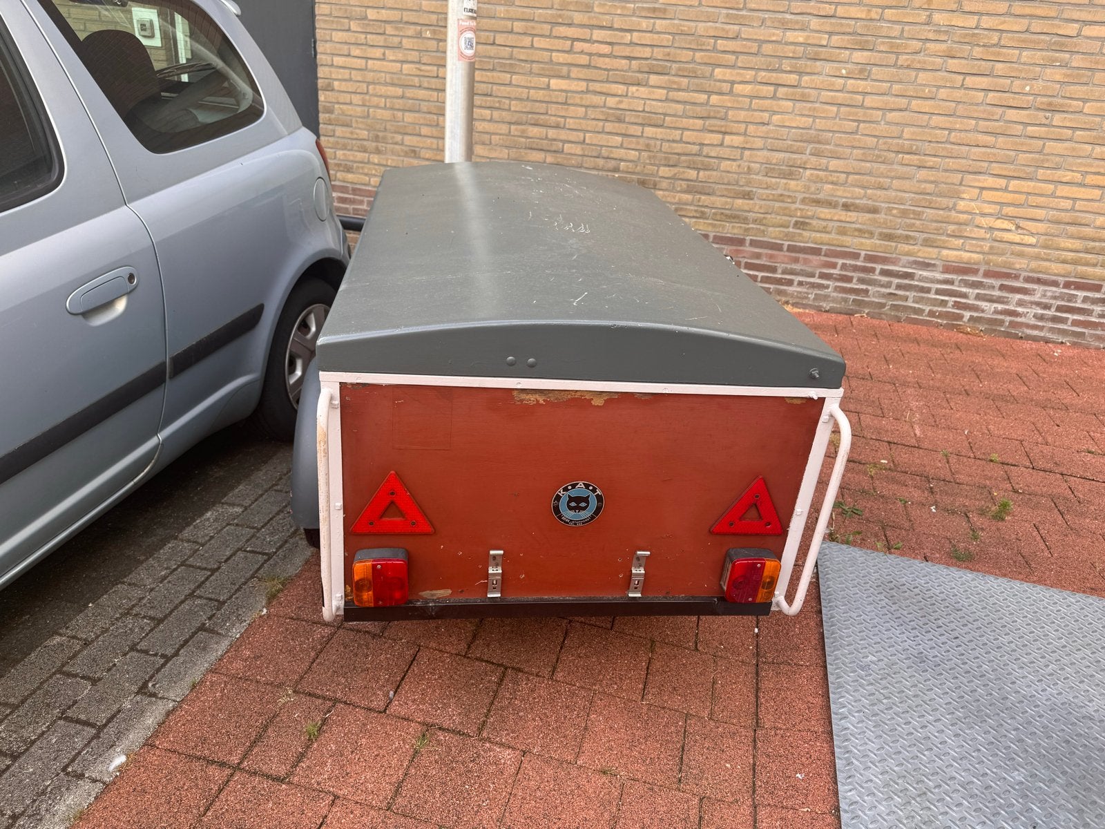 Stevige aanhangwagen met afsluitbare bak en reservewiel, Auto diversen, Ophalen of Verzenden, Gebruikt
