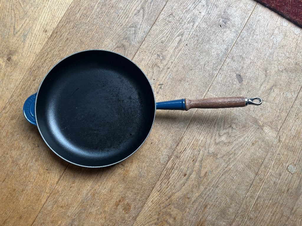 Le Creuset koekenpan, Huis en Inrichting, Keuken | Potten en Pannen, Gietijzer, Ophalen of Verzenden, Zo goed als nieuw, Keramische plaat