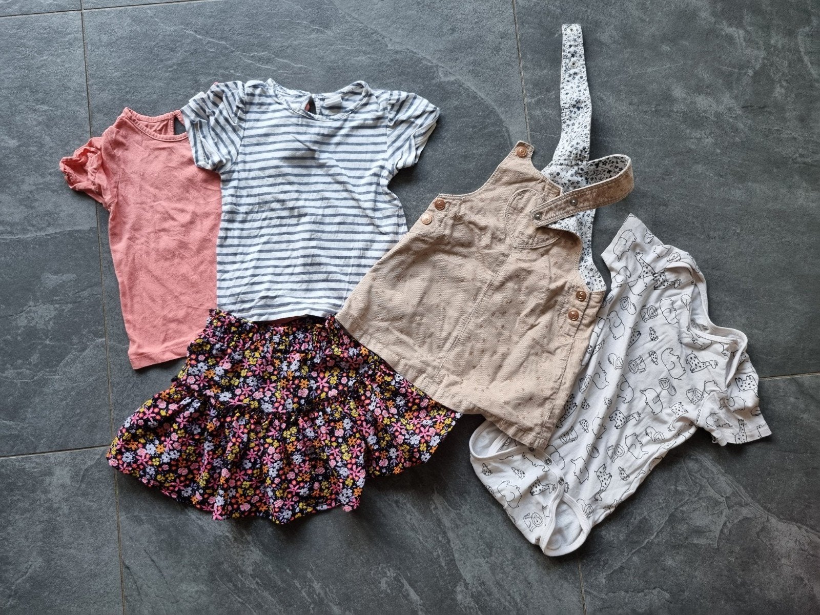 Set maat 86: jurkje, rompertje, shirts en rokje, Kinderen en Baby's, Babykleding | Maat 86, Ophalen of Verzenden, Zo goed als nieuw