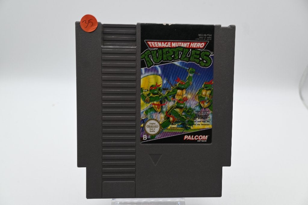 Teenage Mutant Hero Turtles NES Game Cartridge
