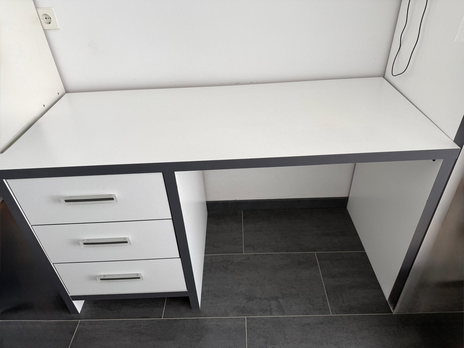 Bureau met lades 137 x 59 cm, Huis en Inrichting, Bureaus, Modern, Ophalen, Met lades, Overige merken