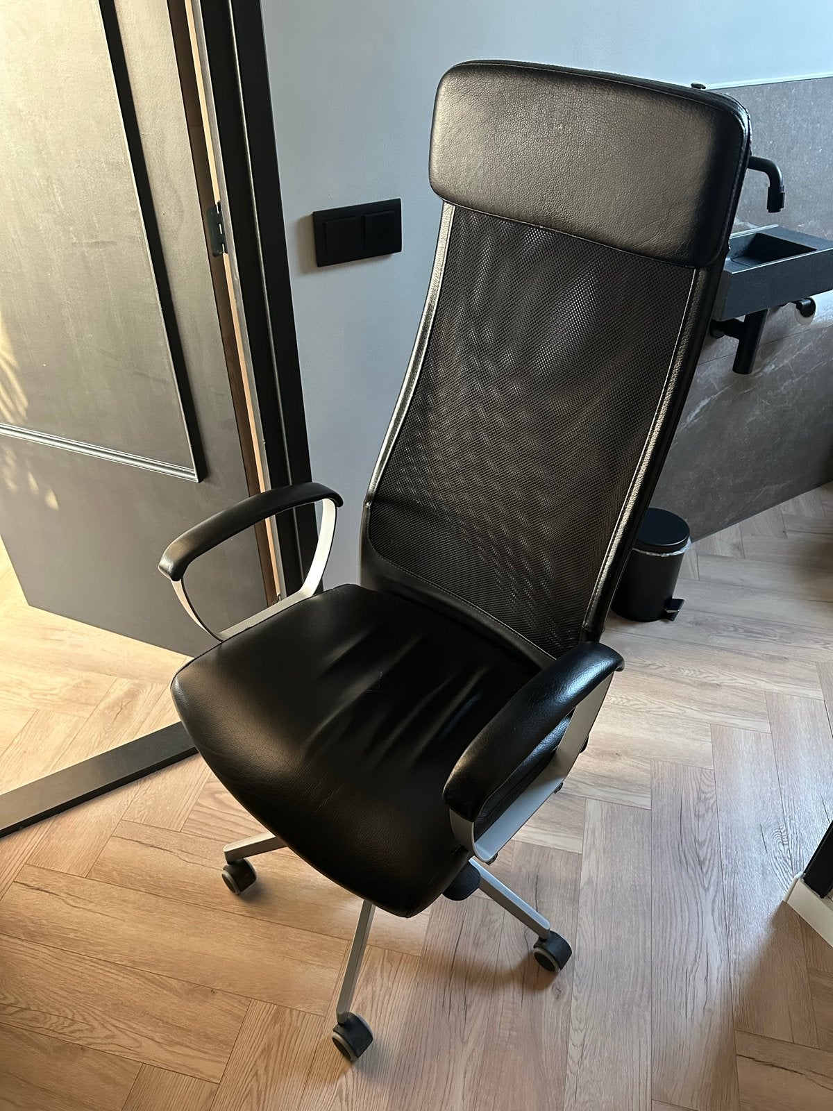 Zwarte bureaustoel IKEA Markus, Huis en Inrichting, Bureaustoelen, Ophalen, Gebruikt, Zwart, Bureaustoel