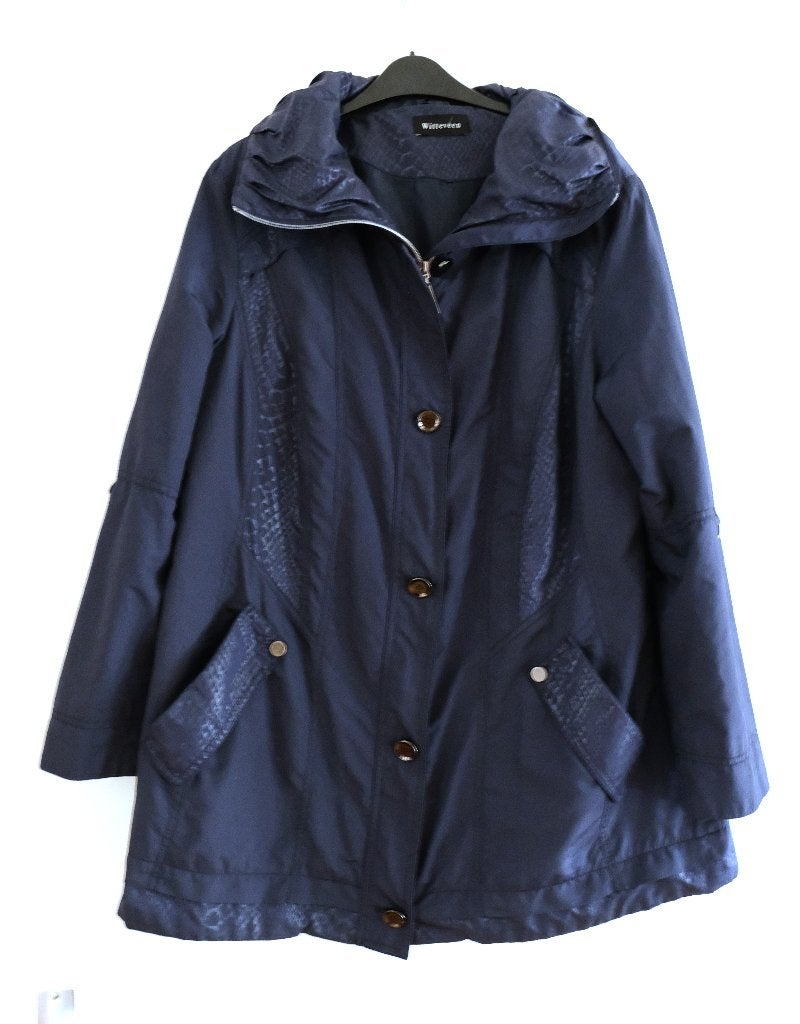 APART en MOOI Witteveen tussenjas regenjas blauw reptiel 46, Kleding | Dames, Ophalen, Blauw, Maat 46/48 (XL) of groter, Zo goed als nieuw