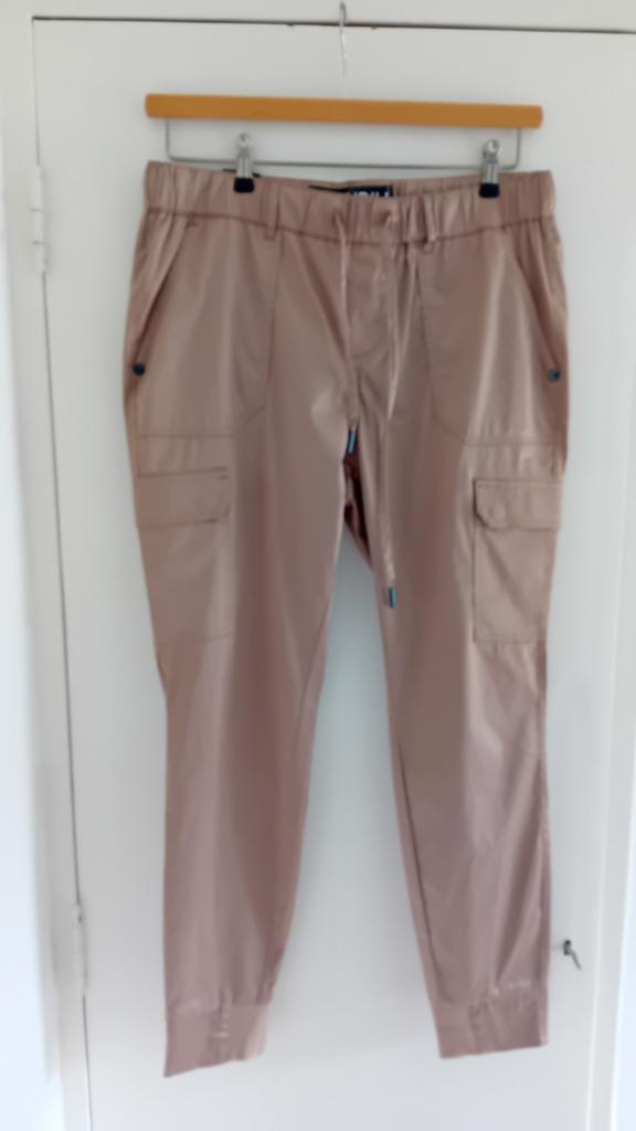 Zhrill cargo broek glans taupe beige L/40, Maat 38/40 (M), Beige, Ophalen of Verzenden, Zo goed als nieuw