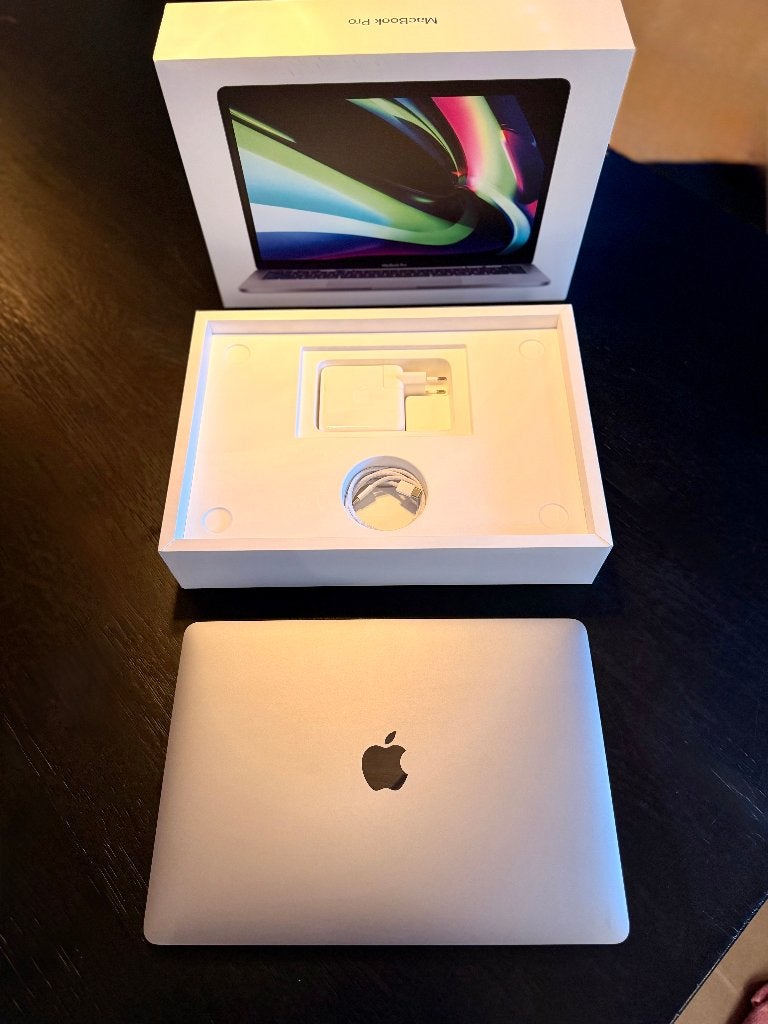 Foto 2 van MacBook Pro 13” M1 | 16GB | 1TB | Accu 100% | Compleet