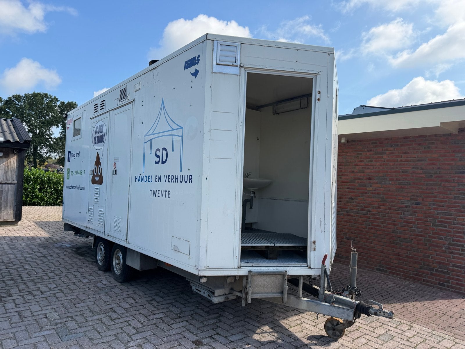 Mobiele toiletwagen met eigen kenteken, Gebruikt, Handelenverhuur@outlook.com, Ophalen of Verzenden, Abdijweg 1