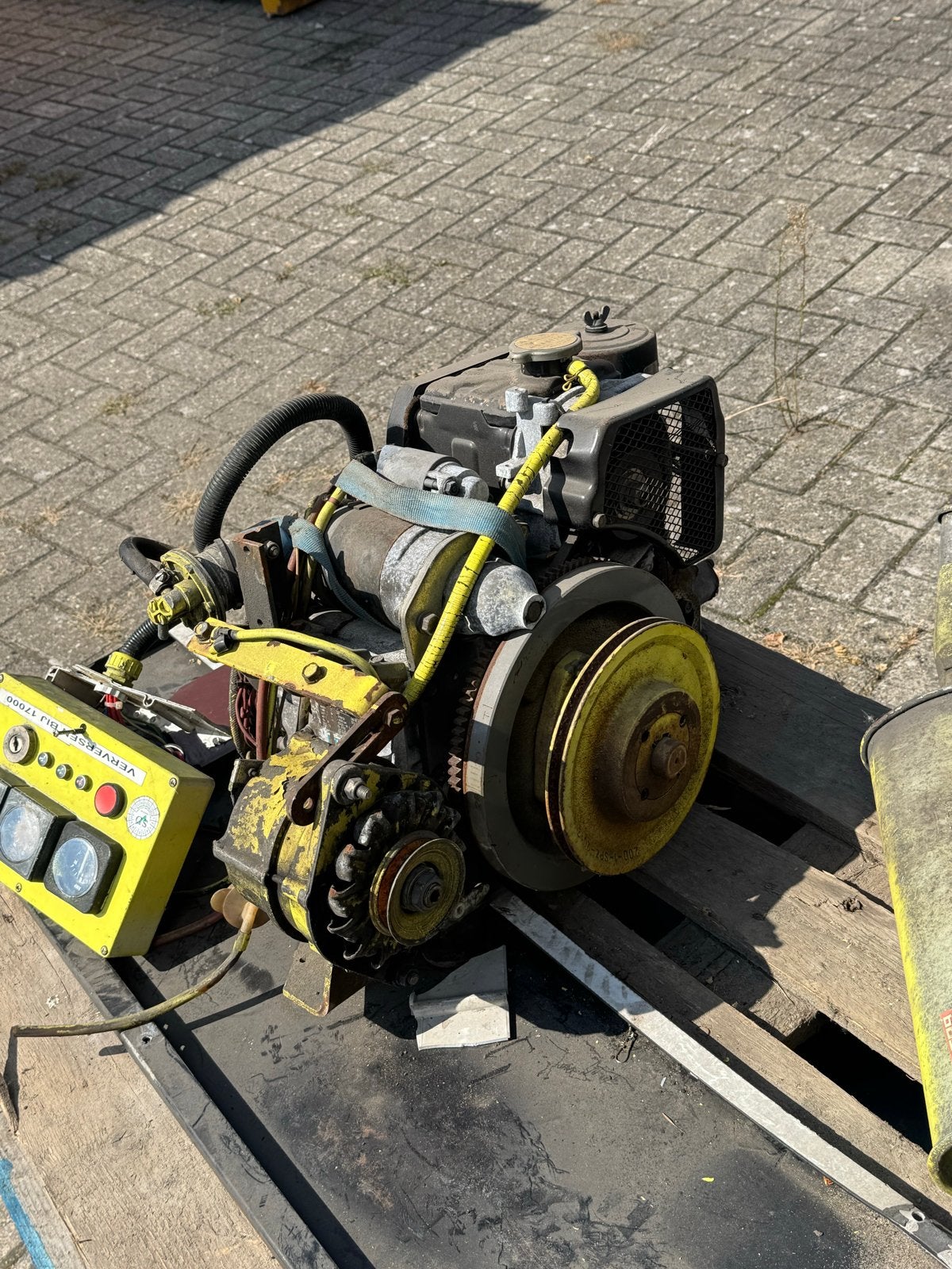 Kubota dieselmotor 1 cilinder watergekoeld BA300 E2, Ophalen