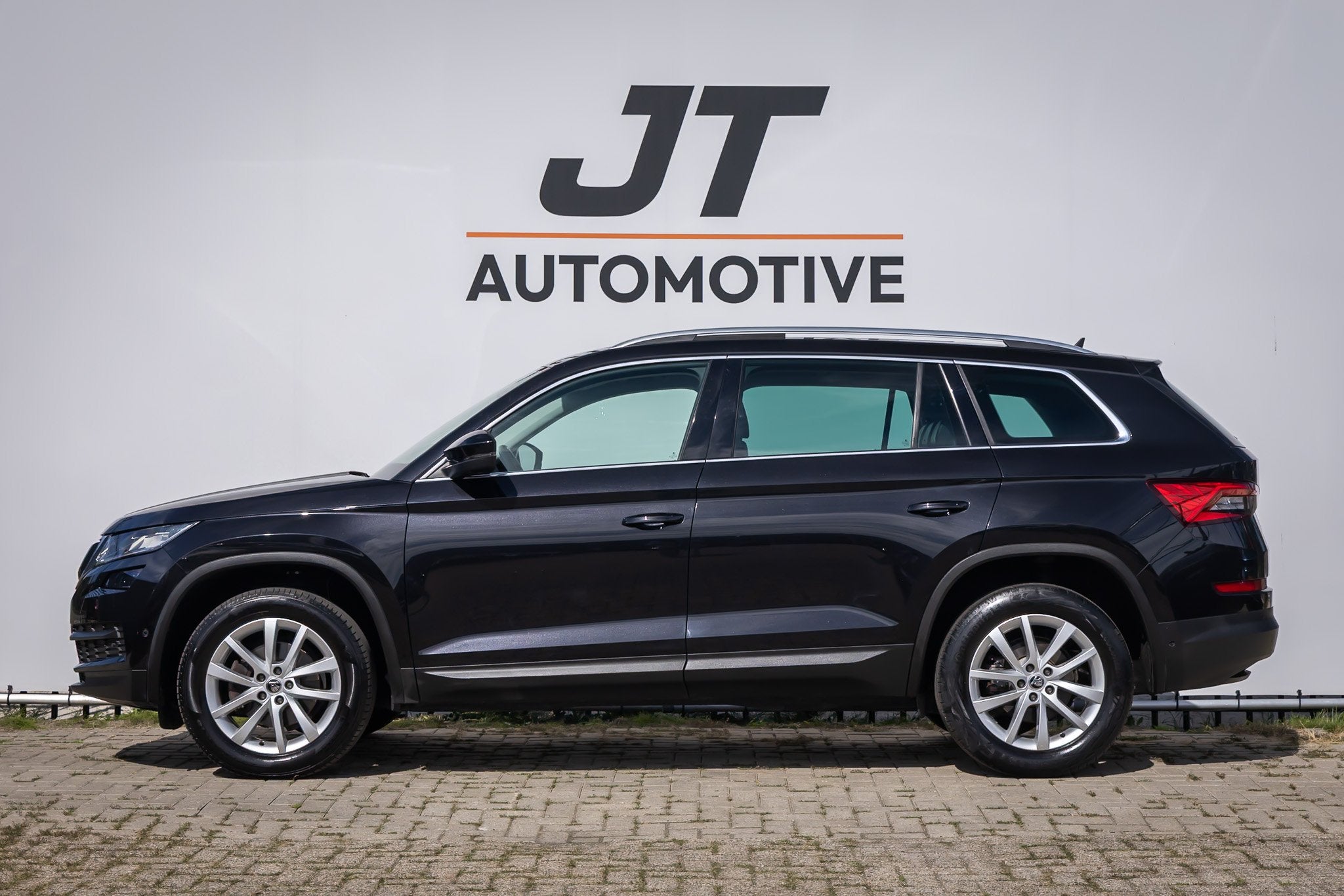 Skoda Kodiaq 1.5 TSI Business plus 7persoons NlAuto Pannoram, Auto's, Automaat, Euro 6, 4 cilinders, 7 stoelen