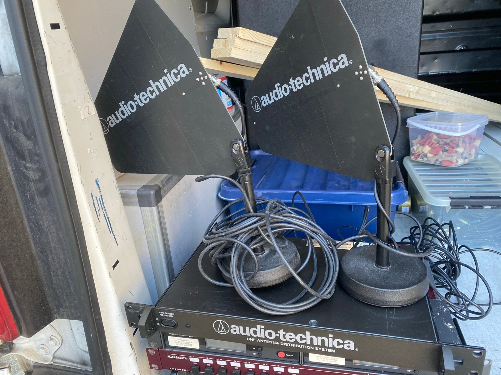 Audio Technica antenne distributie system met 2 vlaggge, Muziek en Instrumenten, Ophalen of Verzenden, Overige typen