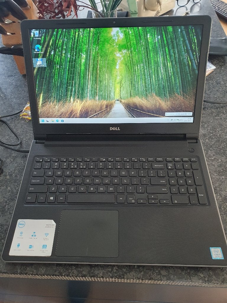 Dell Vostro 15-3568 15 inch laptop Windows 11 Pro, 2 tot 3 Ghz, 8 GB, Refurbished, Ophalen of Verzenden