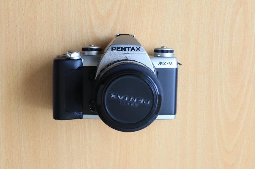 Pentax MZ-M + Pentax F 1:4-5.6 35-80 lens, Ophalen of Verzenden, Niet werkend, Spiegelreflex, Pentax