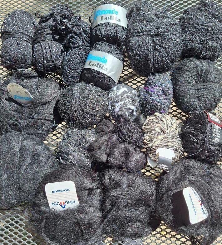 Diverse zwarte garens: mohair, fantasie., Hobby en Vrije tijd, Breien en Haken, Ophalen of Verzenden, Gebruikt, Breien of Haken