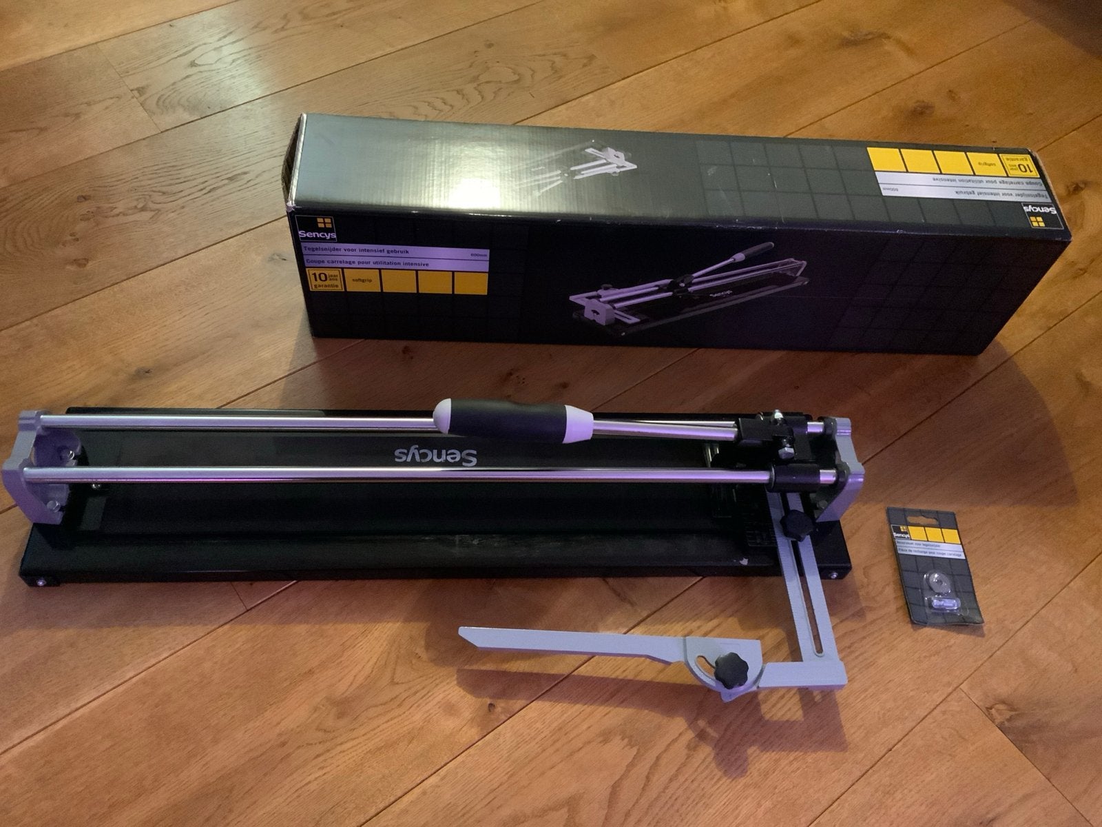 Sencys tegelsnijder 600mm -14mm dik - met reservewiel, Doe-het-zelf en Verbouw, Ophalen, Overige typen, Zo goed als nieuw, 10 m² of meer