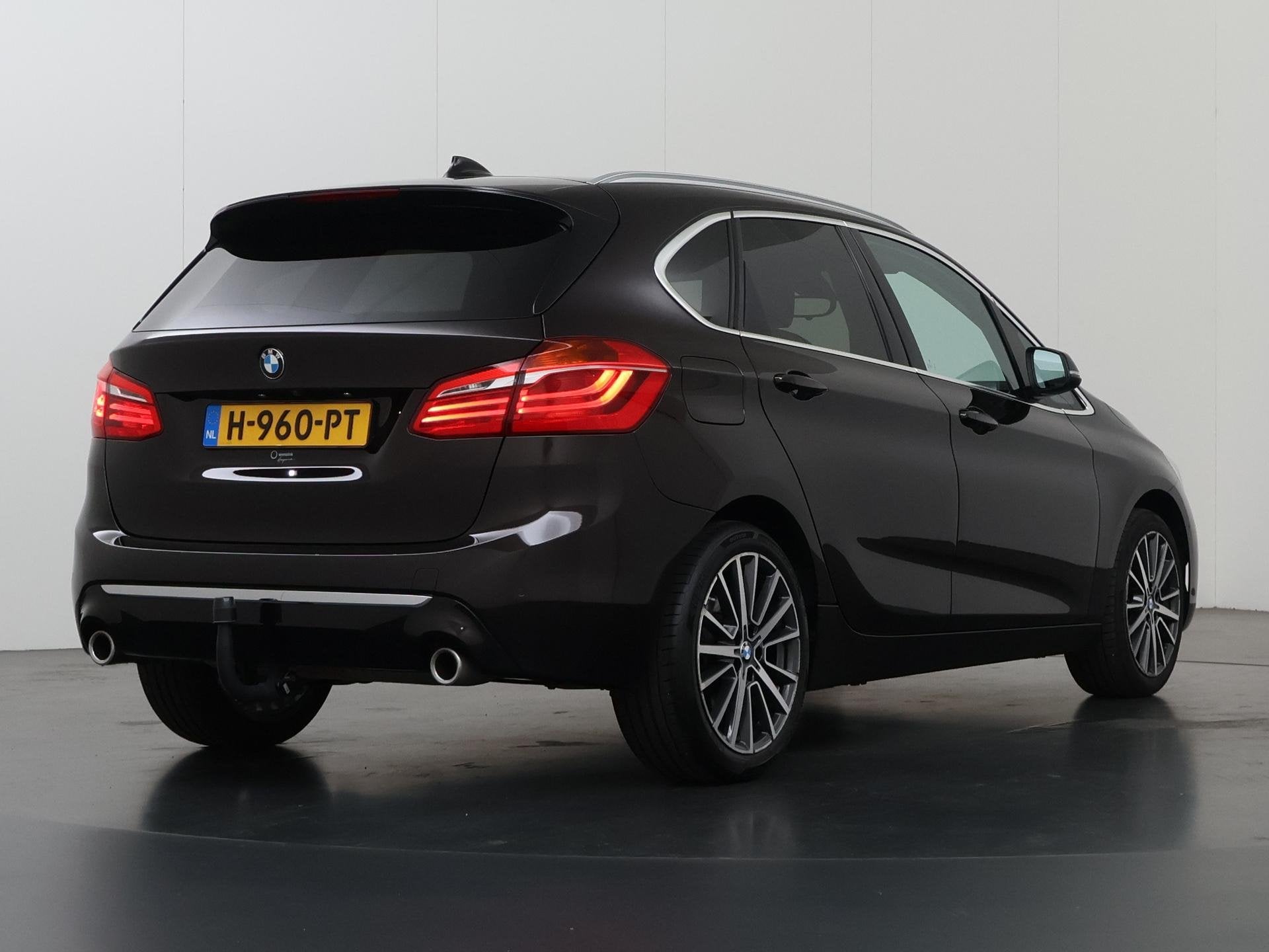 BMW 2-serie Active Tourer 220i High Executive Edition | 1500, 1998 cc, Gebruikt, Bruin, Automatische klimaatregeling
