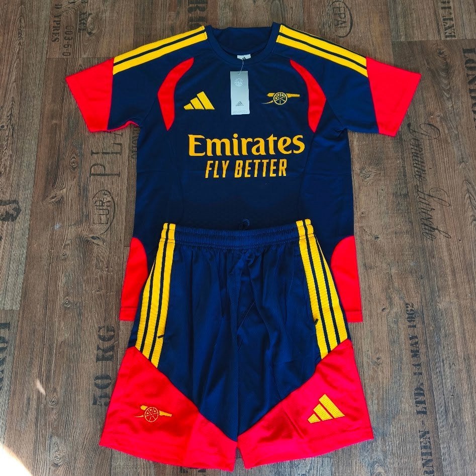 Arsenal 26 27 trainingstenue trainingspak korte broek maat S, Maat S, Verzenden, Nieuw, Set