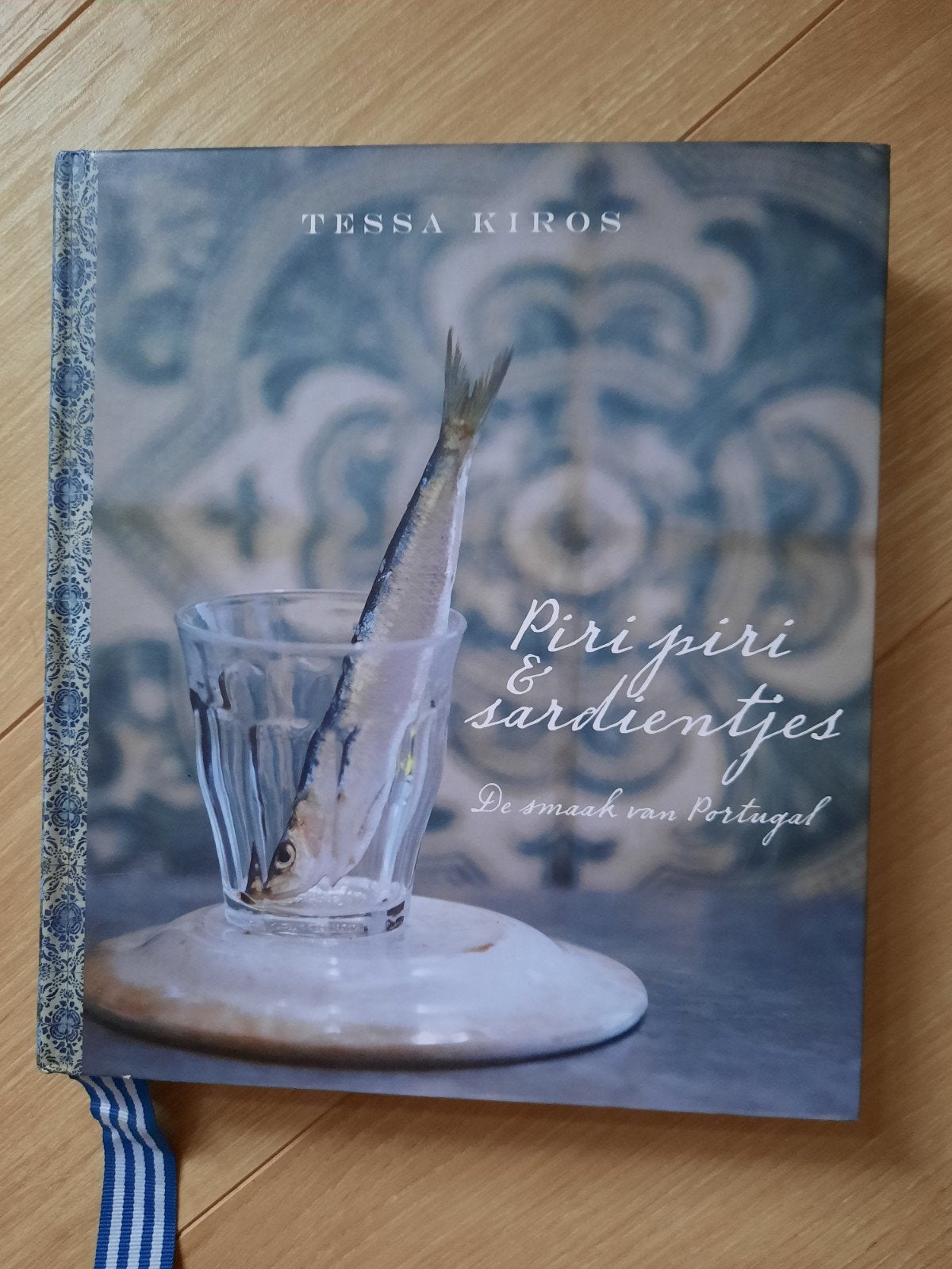 Piri piri & sardientjes -de smaak van Portugal - Tessa Kiros, Ophalen of Verzenden, Zo goed als nieuw