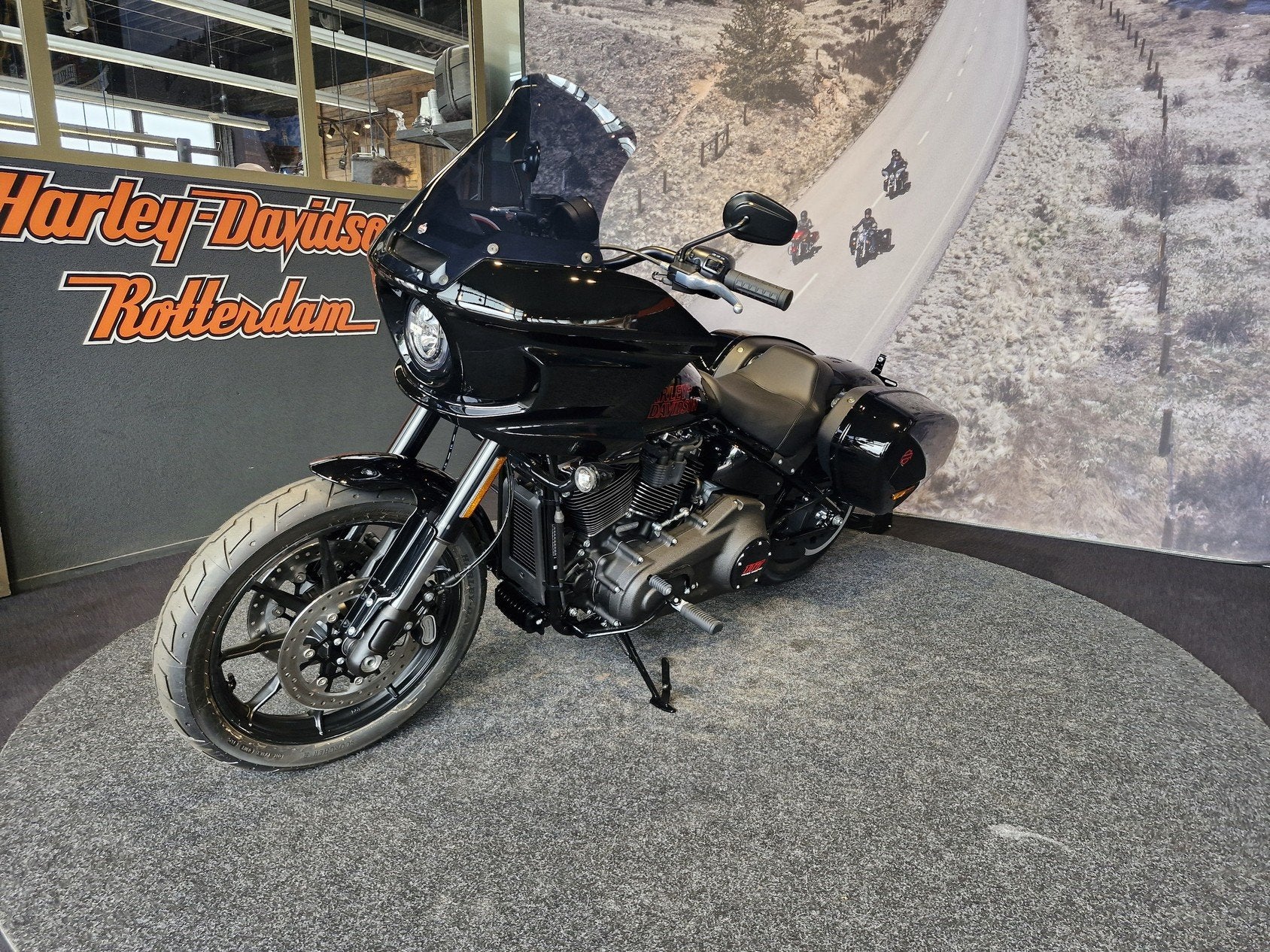 Harley-Davidson SOFTAIL FXLRST LOW RIDER ST Black Trim - Viv, Laan van Vredenoord 33
2289 DA  RIJSWIJK, NL, Bedrijf, Overig, Sales@harleydavidsonrotterdam.nl