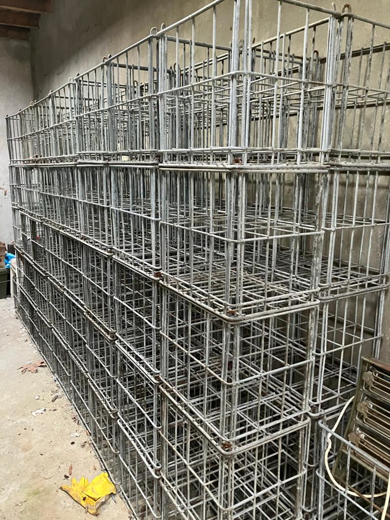 Metalen wijnflessenrek - robuust en stapelbaar, Ophalen, Gebruikt, 5 tot 15 flessen, Metaal