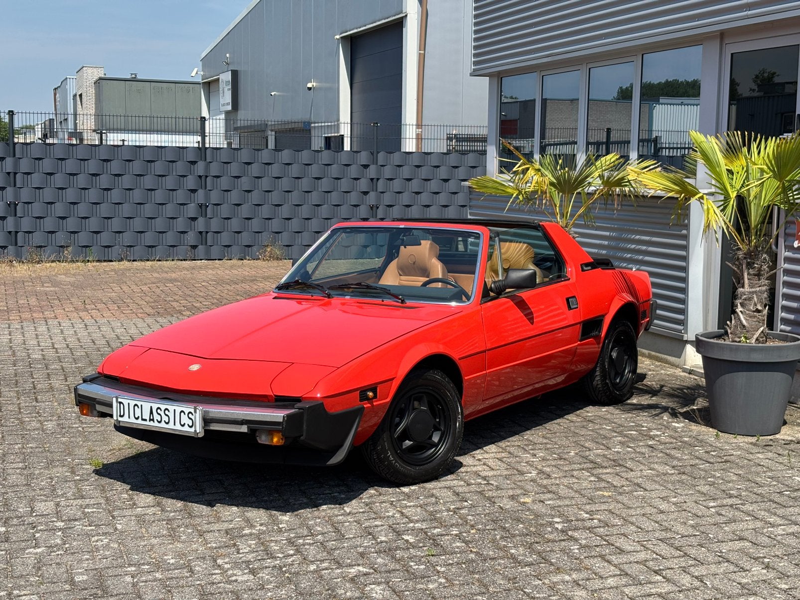 Fiat X1/9 Bertone 1500 Five Speed 1981!!, Auto's, Oldtimers, Achterwielaandrijving, Beige, Leder, Bedrijf