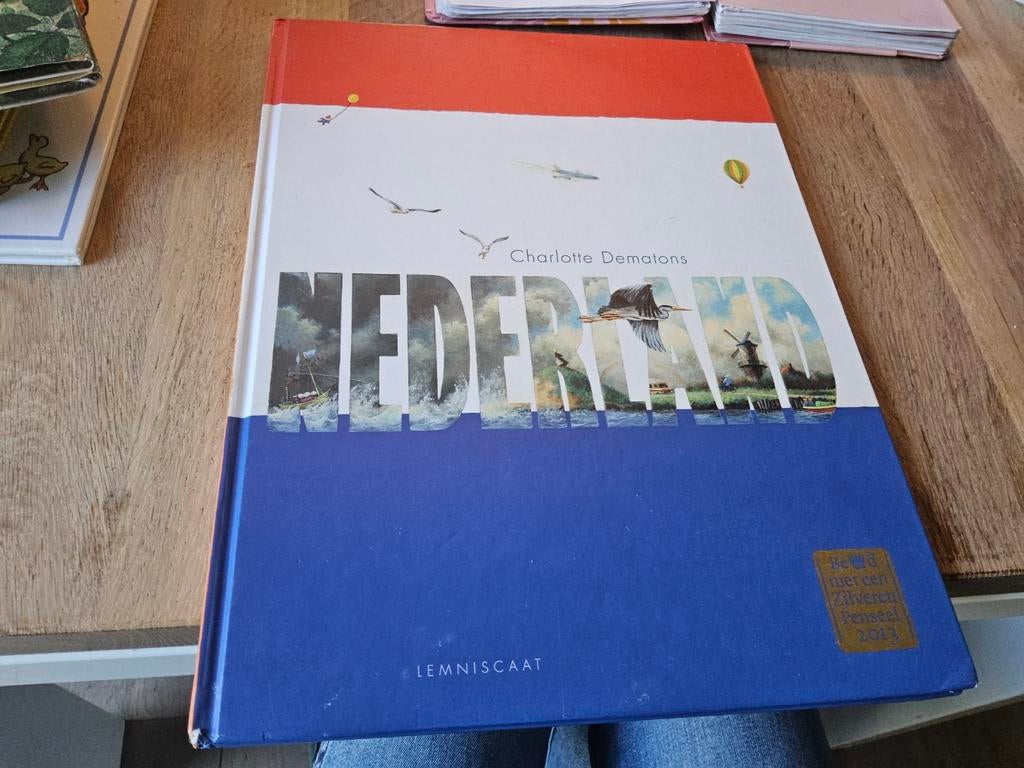 Nederland - Charlotte Dematons, Boeken, Kinderboeken | Jeugd | onder 10 jaar, Zo goed als nieuw, Ophalen of Verzenden